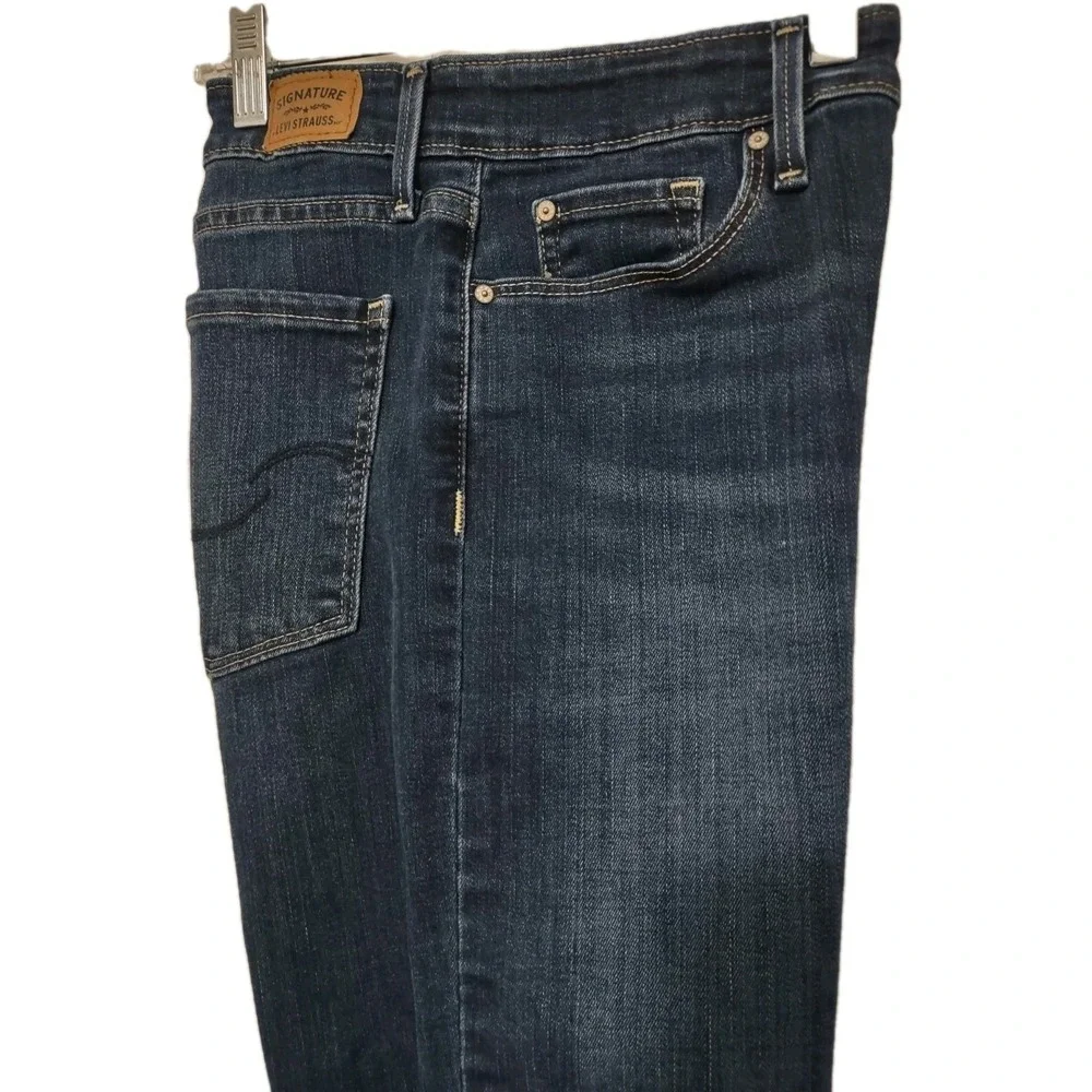 Jeans Signature by Levi Strauss Slim Mid‎ Rise Blue 8M W29 L30 Women's Normcore
